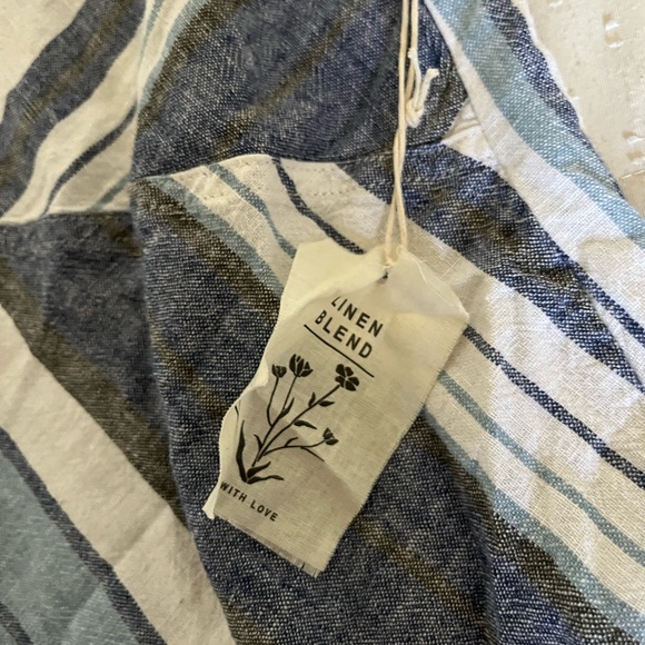 Blue and White Linen Open Back Tank Top NWT Size Medium - Picture 4 of 4